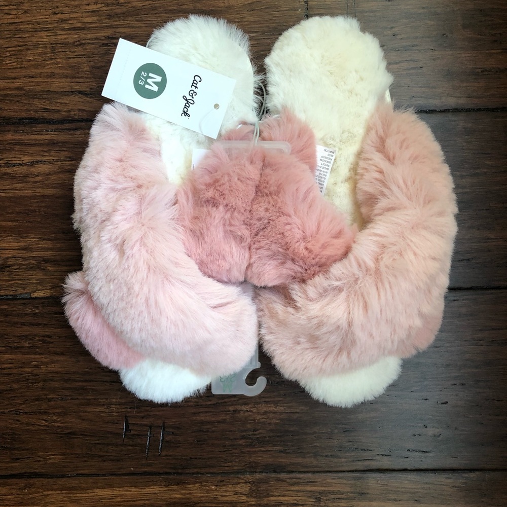 Popular Slippers that Sold Out Last Year! Super furry and comfy cute.